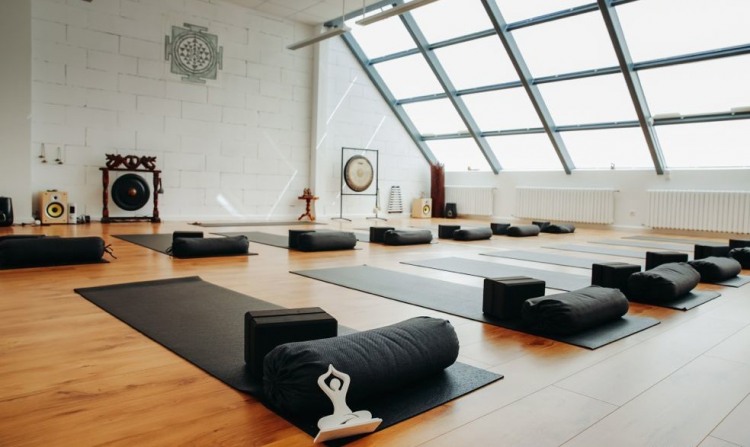 Minimalist nature background representing calm environment for yoga